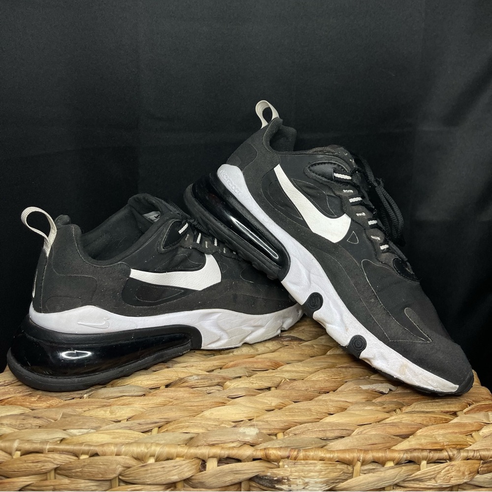 Black Nike 270’s